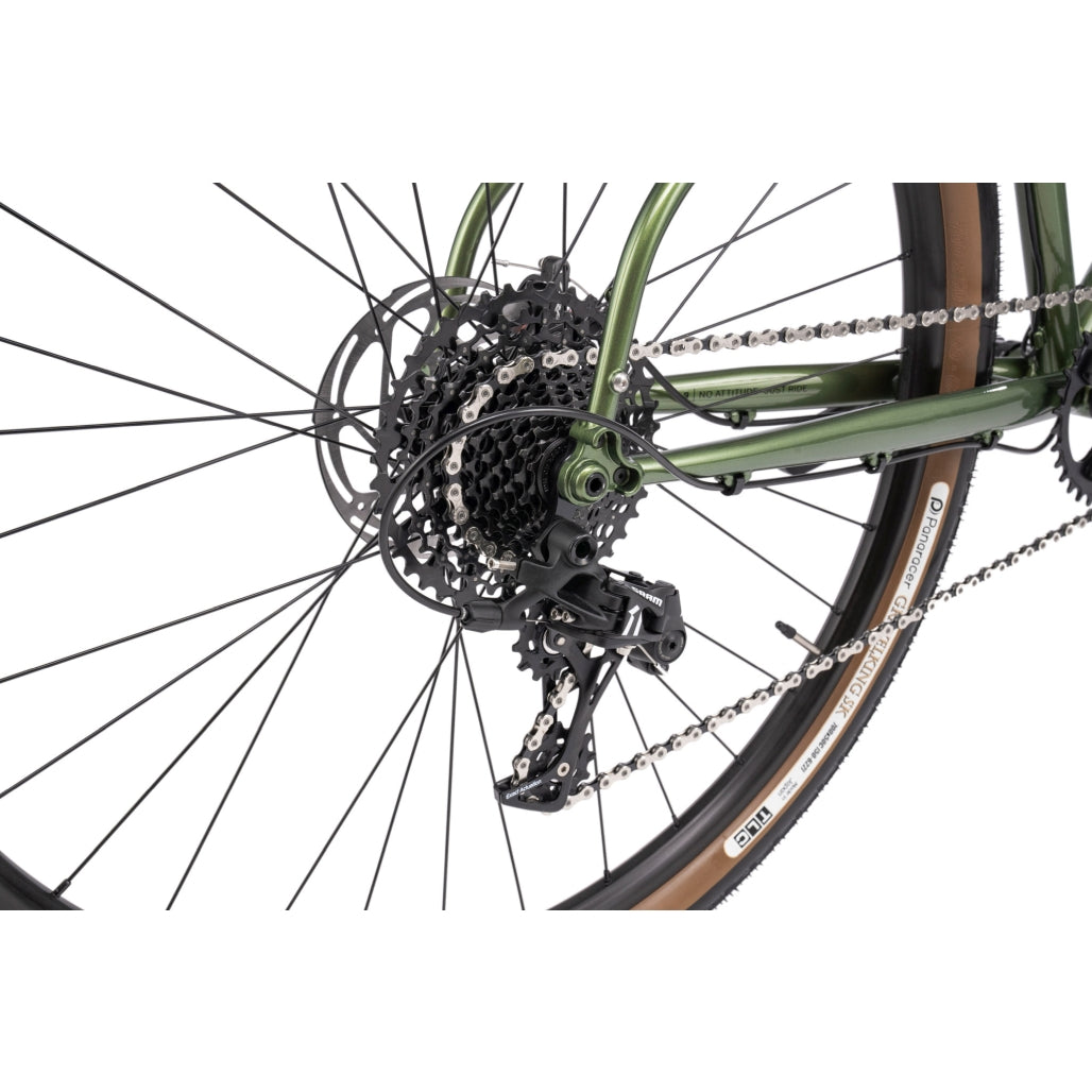 Bombtrack Beyond 2 — Metallic Green — rear derailleur and cassette