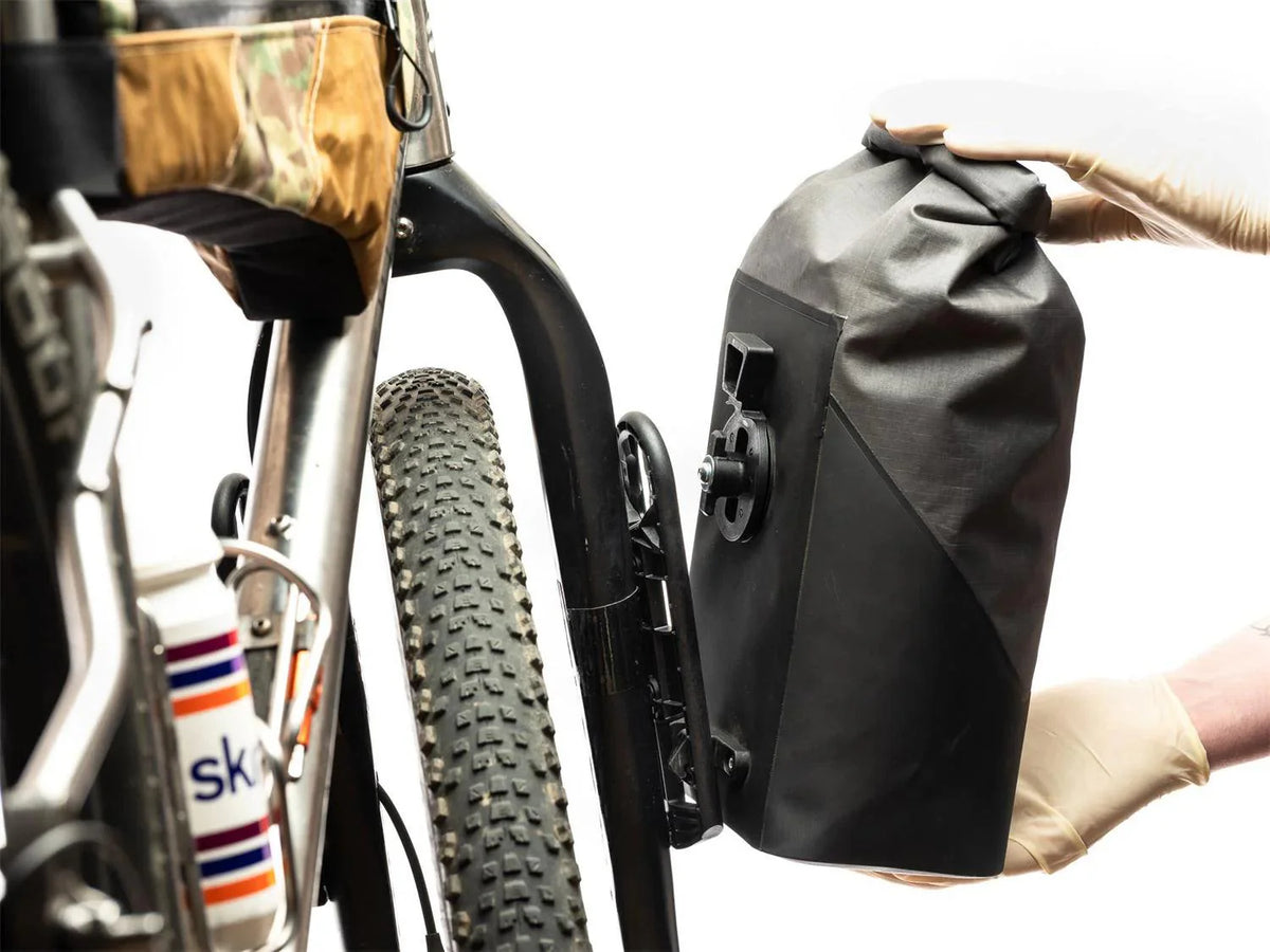 Old Man Mountain - Hemlock 7L Bags W/FLIP Cages (Includes 2 x Bag , 2 x Cage w/Cargo foot)