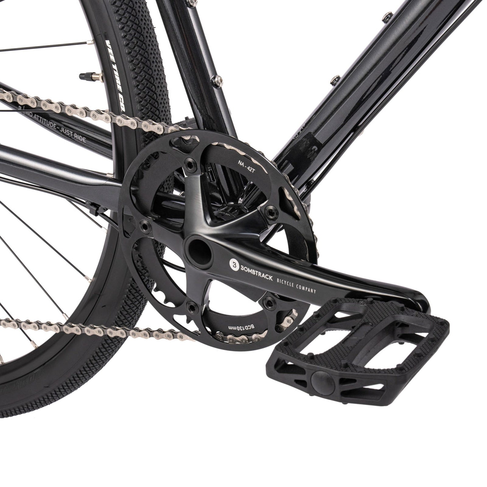Bombtrack Arise Geared — Metallic Black — crankset and pedal