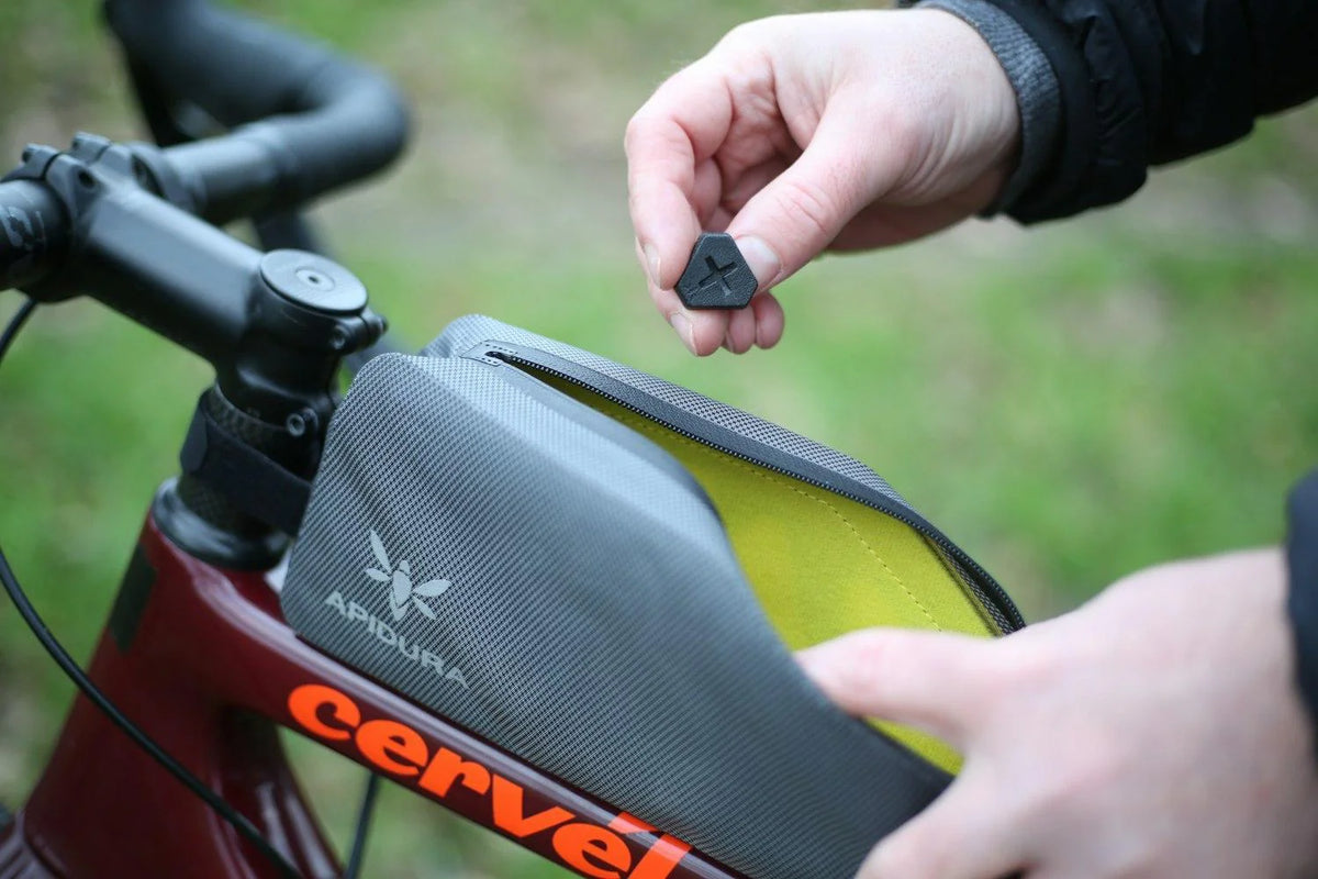 APIDURA - EXPEDITION BOLT ON TOP TUBE PACK 1L