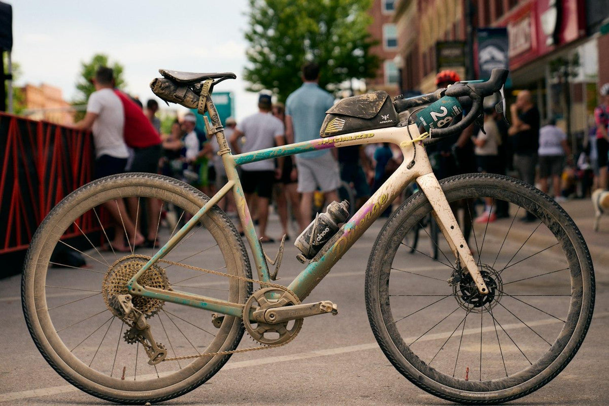 APIDURA - RACING BOLT ON TOP TUBE PACK 1L